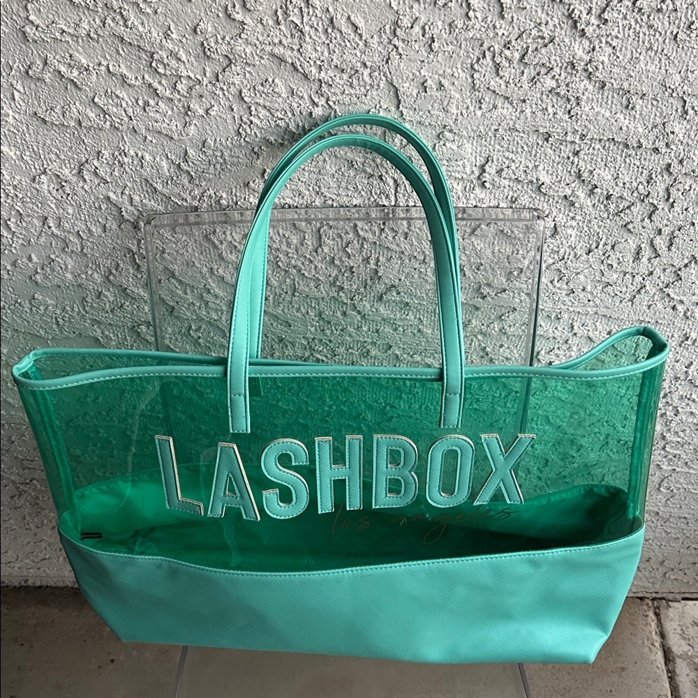 LBLA Vacation Tote XL-Lashbox LA luxury vegan leather & PVC bag-used few times - Picture 3 of 16